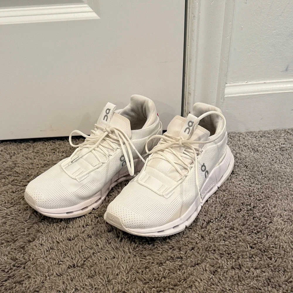 ON Women's Athletic Shoes - White - Picture 1 of 5